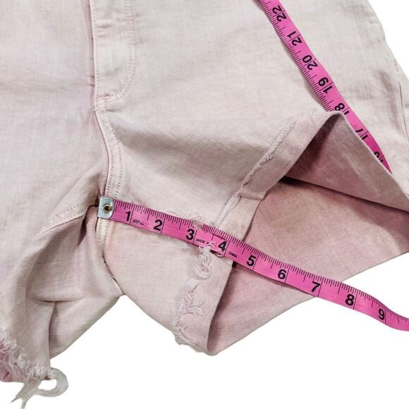 Express Pink Midi Mid Rise Raw Hem Denim Shorts - Size 12 - Picture 8 of 11